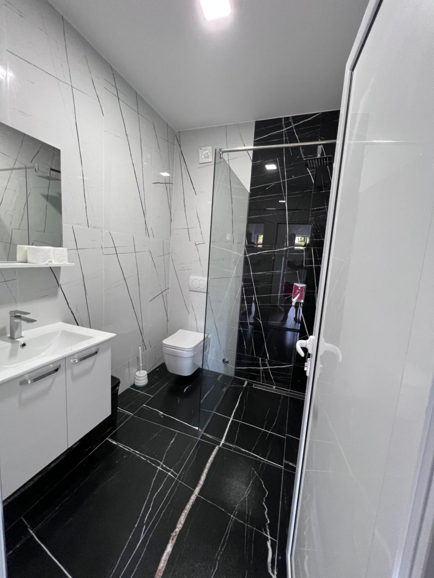 Residence Leora Улцин Екстериор снимка