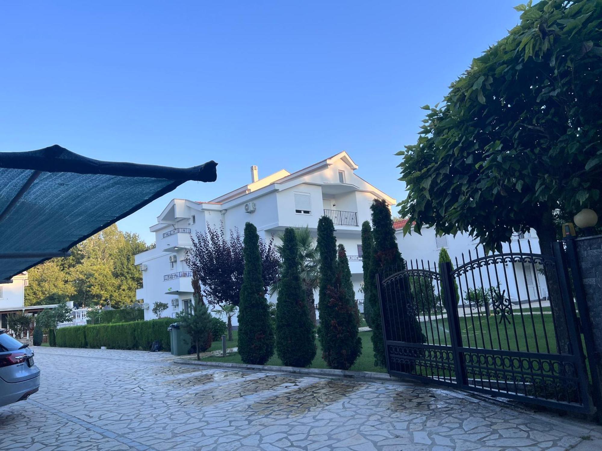 Residence Leora Улцин Екстериор снимка