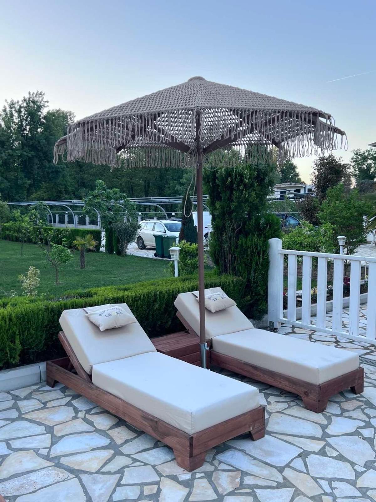 Residence Leora Улцин Екстериор снимка